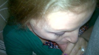 wife swallows cum, no waste!