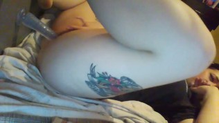 Horny tattooed bbw fucking her mounted dildo