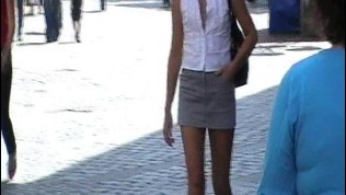 Nude in Public, Flashing