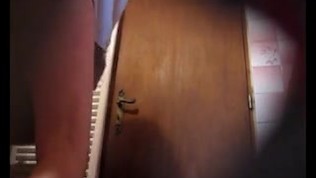 Spying on the pussy and ass of my aunt in the bath