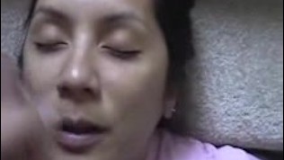 Dirty talking laughing girlfriend gets a big facial