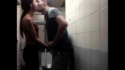 Mi cuñada chupandome la verga 2 min