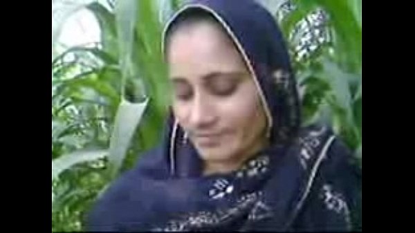 600px x 337px - Pakistani village girl fucked by her cousion in open field â€“ xhamster Gold