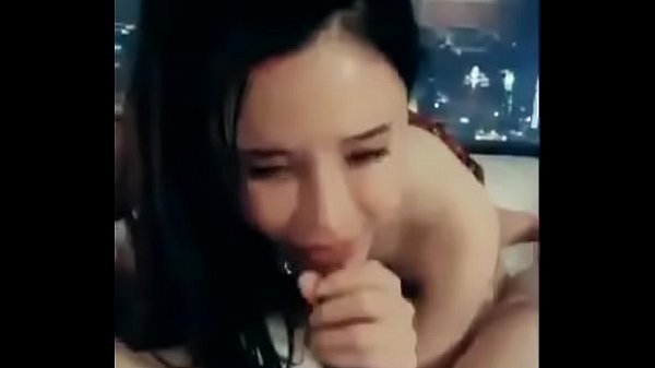 Chịch em gái Tàu mặt dâm, dáng chuẩn