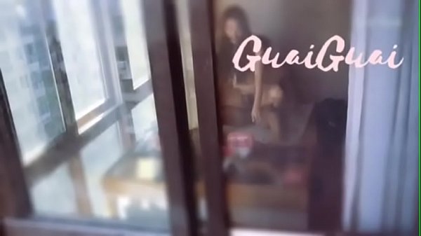 【原创投稿】偷拍老婆和单男啪啪，结果还是被发现了 by 乖乖夫妻