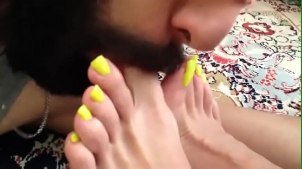 Rojhin Rasuli an Iranian mistress she is the most beautiful mistress all over the world with a slave kissing her feet and licking her soles and sucking her amazing toes