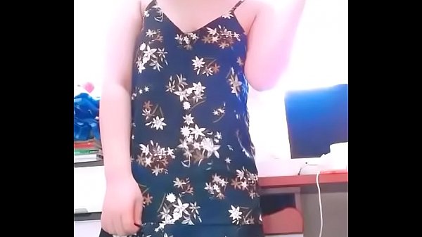 Chinese girl show her pink pussy