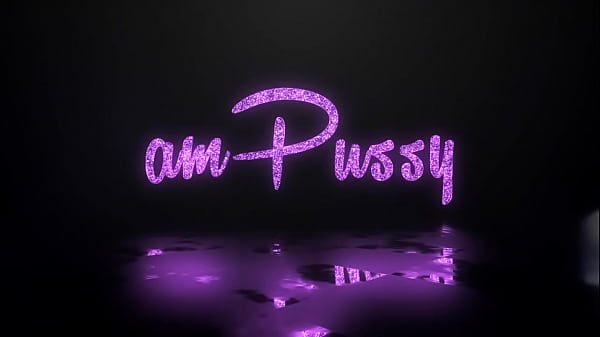 Skinny Asian teen shaving her pussy