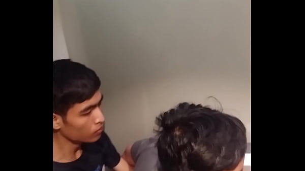 Chịch trong toilet Pearl Plaza