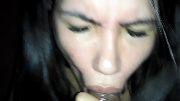 VENEZOLANA VENDEDORA ME LA CHUPA RÍQUISIMO LE DEJO LAS NALGAS ROJAS