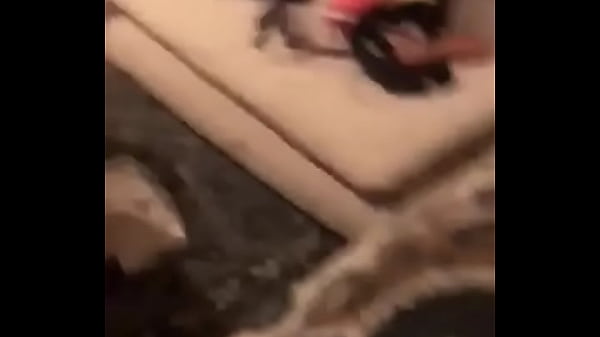 لا به لای انگشتام رو بخور (لیسیدن پاهای میسترس و راه رفتن میسترس روی بدن برده تپل)