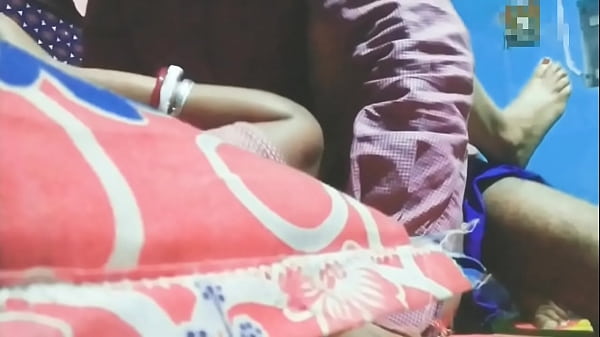 देसी माल और देसी लडक़ा का चढाई रात के समय