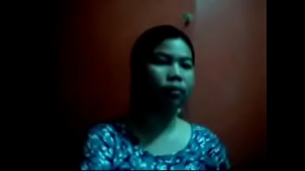 Filipino lady show on webcam