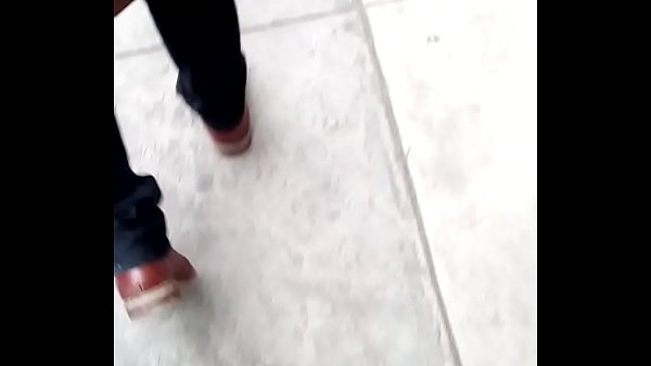 Linda mujer Venezolana en las calles de Lima