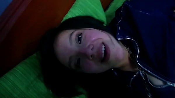 Mi vecina me deja manosearle tremendo culo de venezolana