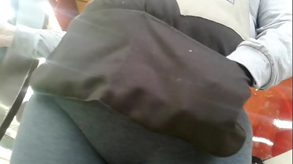 Venezolana en leggings 1