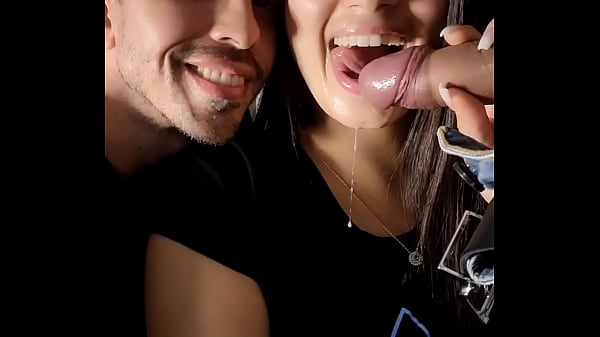 Videos sexo travesti dotados beijando