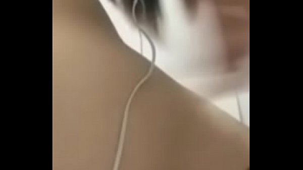 Petite Filipina fingers wet pussy on cam