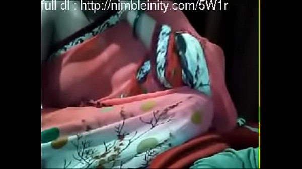 mallu aunty big boobs nipple hard press