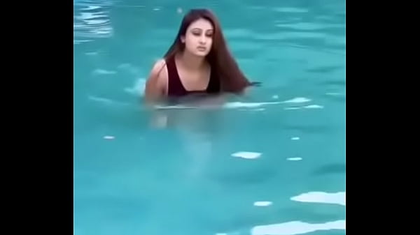 Hot Bd actress in sowingpull