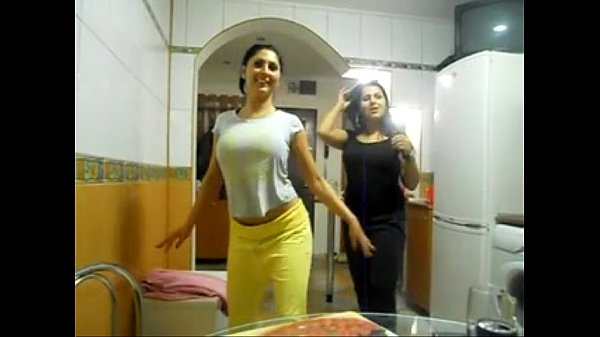 Sexy 2 arab girls boobs show pussy show