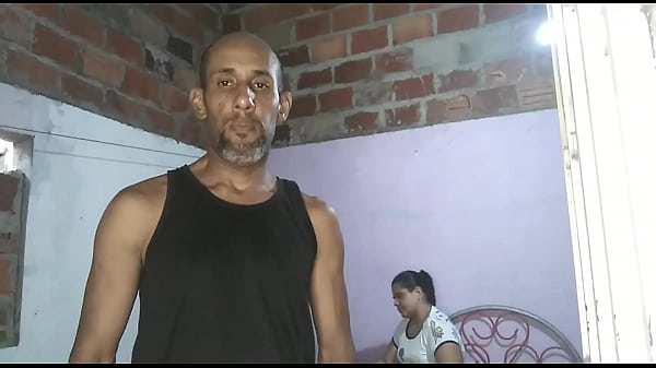 Venezolana paga el arriendo con una rica mastubada