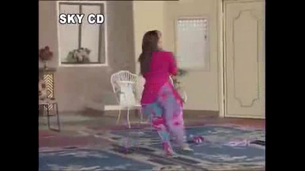 Pakistani dance on an Indian Song – YouTube