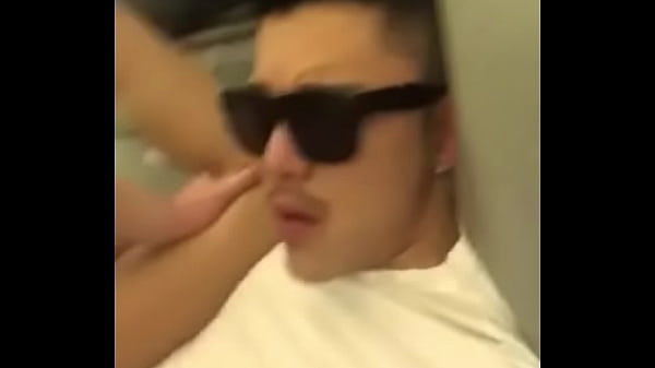 Trai đẹp giờ bú cặc hết rồi