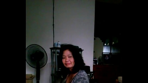 Two philippines milf seducing there bf on video